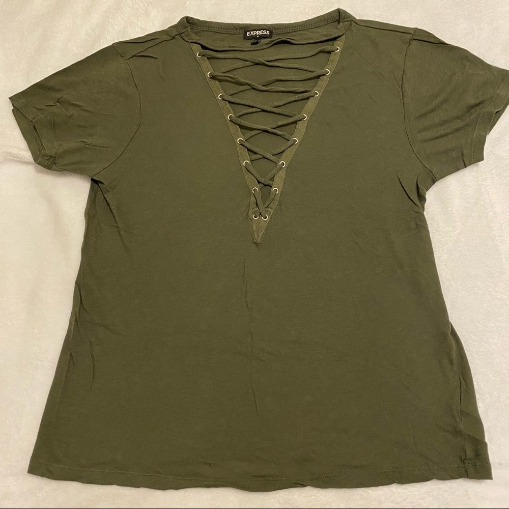 Express Lace Up V-Neck T-Shirt - Olive